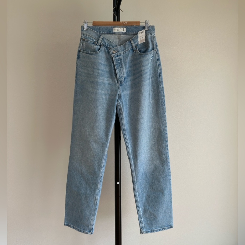 NWT Abercrombie & Fitch Women's The Dad High Rise Jeans Size 29/ 8R - Picture 3 of 7